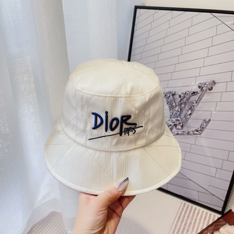 CHRISTIAN DIOR